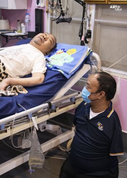 มูลนิธิอาร์ตโนแฮนด์ ลงพื้นที่เยี่ยมศิลปินพิการ "นทีป์ ฅนปากศิลป์"