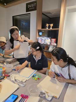 กิจกรรม Paint & Print bag พิมพ์และวาดบนกระเป๋าผ้า 