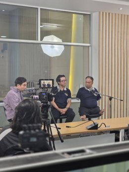 มูลนิธิอาร์ตโนแฮนด์ บันทึกเทปรายการคุยเข้าทาง Drive Talk