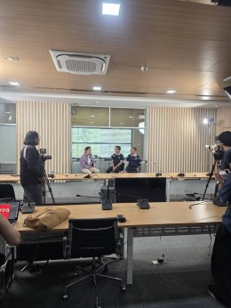 มูลนิธิอาร์ตโนแฮนด์ บันทึกเทปรายการคุยเข้าทาง Drive Talk