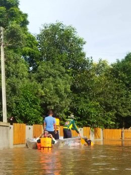 มูลนิธิพุทธภูมิธรรมได้ทำการจัดส่งเรือท้องแบนความยาว 4.20 เมตร และเทรลเล่อร์บรรทุกเรือ ให้แก่สมาคมกู้ภัยวัดหมอนไม้​ จุดตรอน​ จังหวัดอุตรดิตถ์​ 