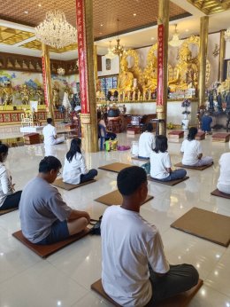 มูลนิธิพุทธภูมิธรรมและคณะบุญ เป็นตัวแทนทุกท่าน ถวายภัตตาหารเพลพระ และนั่งสมาธิภาวนา อธิษฐานจิตแผ่บุญไม่มีประมาณ ปล่อยปลา เต่า กบ หอย ไถ่ชีวิตแม่โคท้อง