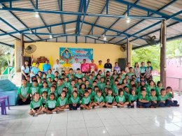 กองบุญอนาคตสดใสสำเร็จแล้ว ข่าวดีแห่งการให้ มูลนิธิพุทธภูมิธรรม เป็นตัวแทนท่านมอบโอกาสทางการศึกษาแก่เด็กนักเรียน พร้อมส่งมอบแว่นตาให้เด็ก ๆ ชายแดน ​