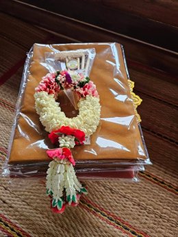 ถวาย  เทียนพรรษา เพื่อเป็นแสงสว่างนำทางชีวิต ณ วัดป่าภูเท่อเล่อ จ.อุดรธานี