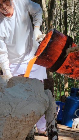 เททองหล่อพระ ร่วมบรรจุพระสารีริกธาติและพระพุทธรูปในพระเจดีย์ วัดป่าศรัทธาถวาย จ.อุดรธานี