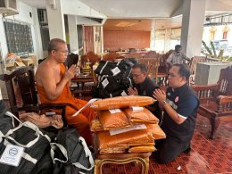 มูลนิธิพุทธภูมิธรรม ส่งมอบผ้าไตรจีวร 70 ผืน แด่วัดที่ประสบอุทกภัยในภาคใต้