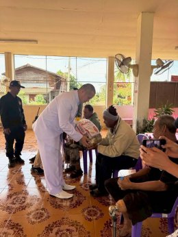มูลนิธิพุทธภูมิธรรม ร่วมพลังบุญกับ กองทัพภาคที่ 1 กองทัพบก ส่งมอบถุงยังชีพ ให้กับพี่น้องประชาชนในพื้นที่ จังหวัดสระแก้ว