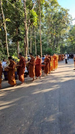 สำเร็จแล้ว บุญใหญ่บูชาคุณ ๗๓ ปี "หลวงพ่อปฐม" อัญเชิญมงกุฎจักรพรรดิเจิมนำชัย