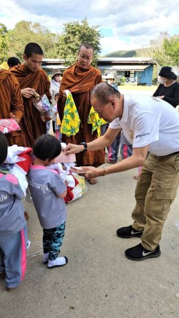 บุญของท่านสำเร็จแล้ว❗️หลวงปู่คลาด ครุธัมโม นำคณะสงฆ์วัดป่าบ้านใหม่ คณะมูลนิธิพุทธภูมิธรรม กองบุญโภคทรัพย์ #บริจาคข้าวของเครื่องใช้ให้กับชาวบ้านบนดอยอ.อมก๋อย จ.เชียงใหม่ กว่า 500ครัวเรือน 