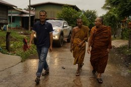 ภาพการนำข้าวสารที่ได้รับมอบ โดยการทอดผ้าป่าข้าวสาร  9 ตัน ณ วัดราชสิทธารามว(วัดพลับ) เมื่อ 17 สค 67 ที่ผ่านมาจากมูลนิธิพุทธภูมิธรรม