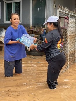 มูลนิธิพุทธภูมิธรรม ร่วมกับ สมาคมกู้ภัยหมอนไม้จุดตรอน​ ได้เข้าช่วยเหลือประชาชนผู้ประสบอุทกภัยอย่างมีประสิทธิภาพ