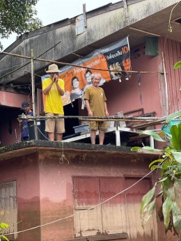 มูลนิธิพุทธภูมิธรรม ร่วมกับ สมาคมกู้ภัยหมอนไม้จุดตรอน​ ได้เข้าช่วยเหลือประชาชนผู้ประสบอุทกภัยอย่างมีประสิทธิภาพ