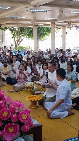 บุญสำเร็จวันเดียว 3 กองบุญ มูลนิธิพุทธภูมิธรรม, กองบุญโภคทรัพย์ เป็นตัวแทนท่านใส่บาตรด้วยนม ขนม น้ำ น้ำผึ้ง มากมาย