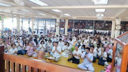 บุญสำเร็จวันเดียว 3 กองบุญ มูลนิธิพุทธภูมิธรรม, กองบุญโภคทรัพย์ เป็นตัวแทนท่านใส่บาตรด้วยนม ขนม น้ำ น้ำผึ้ง มากมาย