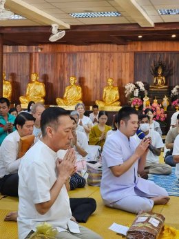 บุญสำเร็จวันเดียว 3 กองบุญ มูลนิธิพุทธภูมิธรรม, กองบุญโภคทรัพย์ เป็นตัวแทนท่านใส่บาตรด้วยนม ขนม น้ำ น้ำผึ้ง มากมาย