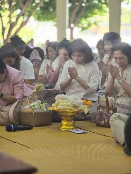 บุญสำเร็จวันเดียว 3 กองบุญ มูลนิธิพุทธภูมิธรรม, กองบุญโภคทรัพย์ เป็นตัวแทนท่านใส่บาตรด้วยนม ขนม น้ำ น้ำผึ้ง มากมาย