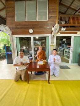 ประธานมูลนิธิพุทธภูมิธรรม กราบนมัสการ เจ้าอาวาสวัดป่าบ้านตาด จังหวัดอุดรธานี ถวายรายงานเรื่องการร่วมสนับสนุน มูลนิธิเสียงธรรมเพื่อประชาชนฯ เผยแผ่ธรรมะภาคปฏิบัติ