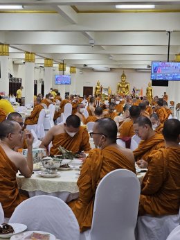 มูลนิธิพุทธภูมิธรรม เป็นเจ้าภาพร่วมถวายภัตตาหารเช้า 