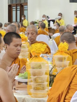 มูลนิธิพุทธภูมิธรรม เป็นเจ้าภาพร่วมถวายภัตตาหารเช้า 