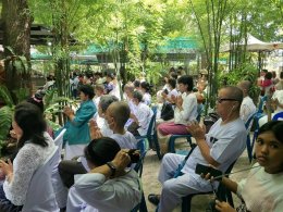 มูลนิธิพุทธภูมิธรรม เป็นตัวแทนทุกท่าน ร่วมสมทบทุนแจกข้าวสารร่วมกับคณะสงฆ์ 300 ถุง