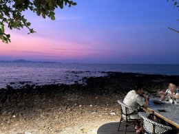 2025年5月4日(日)オキシゲンビーチフロントオアシスパタヤ(タイ料理、海鮮料理、夕陽)