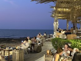 2025年5月4日(日)オキシゲンビーチフロントオアシスパタヤ(タイ料理、海鮮料理、夕陽)