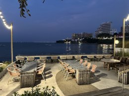 2025年5月4日(日)オキシゲンビーチフロントオアシスパタヤ(タイ料理、海鮮料理、夕陽)