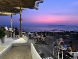 2025年5月4日(日)オキシゲンビーチフロントオアシスパタヤ(タイ料理、海鮮料理、夕陽)