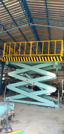 X-lift 3000x3000 mm. 2000 kg & 3500x4500 mm. 3000 kg.