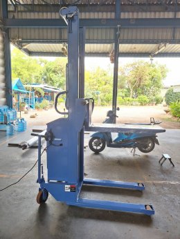 Stacker 1500 KG. แบบไฟฟ้า