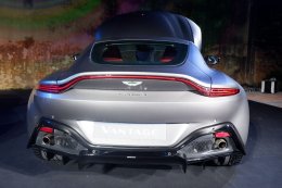 เปิดตัวโฉมใหม่ New Aston Martin Vantage