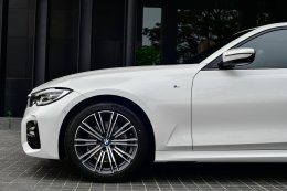 บีเอ็มดับเบิลยู 320d M Sport ใหม่ (ประกอบภายในประเทศ) ราคาจำหน่าย: 2,549,000 บาท (พร้อมโปรแกรมบำรุงรักษา BSI Standard)