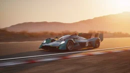 Aston Martin Valkyrie LM  ไฮเปอร์คาร์สนามแข่งตัวพ่อ ที่คนทั้งโลกมีสิทธิ์ขับแค่ 10 คน!