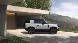 Land Rover Defender ปี 2026 ไม่ใช่แค่ Minorchange แต่มันคือการยกระดับความฉลาดและความหล่อเหลา!