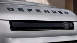 Land Rover Defender ปี 2026 ไม่ใช่แค่ Minorchange แต่มันคือการยกระดับความฉลาดและความหล่อเหลา!