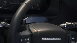 Land Rover Defender ปี 2026 ไม่ใช่แค่ Minorchange แต่มันคือการยกระดับความฉลาดและความหล่อเหลา!