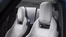 Land Rover Defender ปี 2026 ไม่ใช่แค่ Minorchange แต่มันคือการยกระดับความฉลาดและความหล่อเหลา!