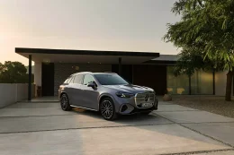 Mercedes-Benz GLC ใหม่ไฟฟ้าล้วน 2026  หน้ากระจังใหญ่จน BMW ยังต้องเหลียว กับจอ Hyperscreen 39 นิ้วเต็มแดชบอร์ด