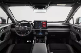 All-New Toyota RAV4 GR Sport โฉมใหม่ เปิดตัวแล้วครบทั้งยุโรป ญี่ปุ่น และอเมริกา บอกลาเครื่องเบนซินล้วน หันมาใช้เฉพาะ Hybrid และ Plug-in Hybrid เท่านั้น!