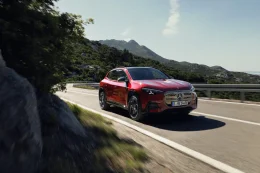 Mercedes-Benz GLA ใหม่ เปิดเกมครอสโอเวอร์เล็กยุคใหม่ มีทั้ง Hybrid และไฟฟ้าล้วน วิ่งไกลสุด 657 กม.