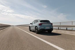 Mercedes-Benz GLA ใหม่ เปิดเกมครอสโอเวอร์เล็กยุคใหม่ มีทั้ง Hybrid และไฟฟ้าล้วน วิ่งไกลสุด 657 กม.