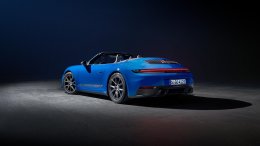 The New Porsche 911 Carrera T (992.2) มีให้เลือกทั้งแบบคูเป้และแบบเปิดประทุน (Cabriolet) มีให้เลือกแค่เกียร์ธรรมดา 6 สปีดเท่านั้น!