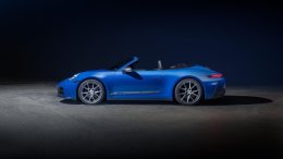 The New Porsche 911 Carrera T (992.2) มีให้เลือกทั้งแบบคูเป้และแบบเปิดประทุน (Cabriolet) มีให้เลือกแค่เกียร์ธรรมดา 6 สปีดเท่านั้น!