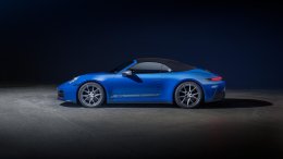 The New Porsche 911 Carrera T (992.2) มีให้เลือกทั้งแบบคูเป้และแบบเปิดประทุน (Cabriolet) มีให้เลือกแค่เกียร์ธรรมดา 6 สปีดเท่านั้น!