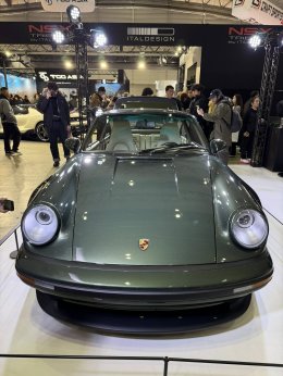 Singer บุกญี่ปุ่นอย่างเป็นทางการ! ขน 911 Classic Turbo โชว์ตัวงาน TAS 2026 พร้อมเปิดบริการ Bespoke เต็มตัวผ่าน Cornes Motors