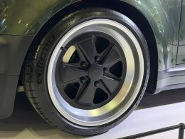 Singer บุกญี่ปุ่นอย่างเป็นทางการ! ขน 911 Classic Turbo โชว์ตัวงาน TAS 2026 พร้อมเปิดบริการ Bespoke เต็มตัวผ่าน Cornes Motors