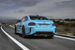 BMW M2 xDrive เปิดตัวแล้ว! M2 ขับ 4 คันแรกในประวัติศาสตร์ เร็วขึ้น แต่ยังดริฟต์ได้เหมือนเดิม