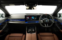 เปิดตัวอย่างเป็นทางการ BMW i5 M60 xDrive (CBU) ราคา 5,599,000 บาท (รวม BSI Standard )