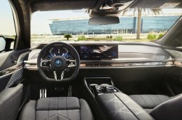 เปิดราคาอย่างเป็นทางการ BMW i7 M70 xDrive ราคาจำ9,999,000 บาท 