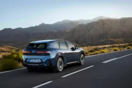 BMW เปิดศักราชใหม่อย่างเป็นทางการกับ iX3 รุ่นปี 2026 SUV พลังไฟฟ้าคันแรกบนแพลตฟอร์ม Neue Klasse ที่ว่ากันว่าเป็นรากฐานอนาคตของแบรนด์!